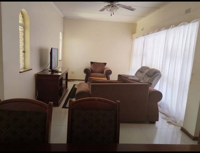 3 BEDROOM PROPERTY TO RENT IN SOUTH HILLS